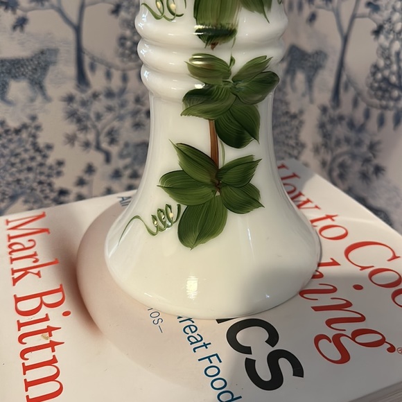 Consolidated Glass Co. Tall Hand painted Milk Glass Vase W/ Ivy - Picture 5 of 8